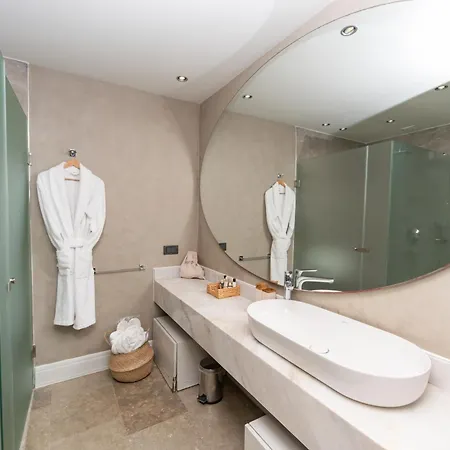 Villa Vistaport A - Luxury With Private Pool And Sea View